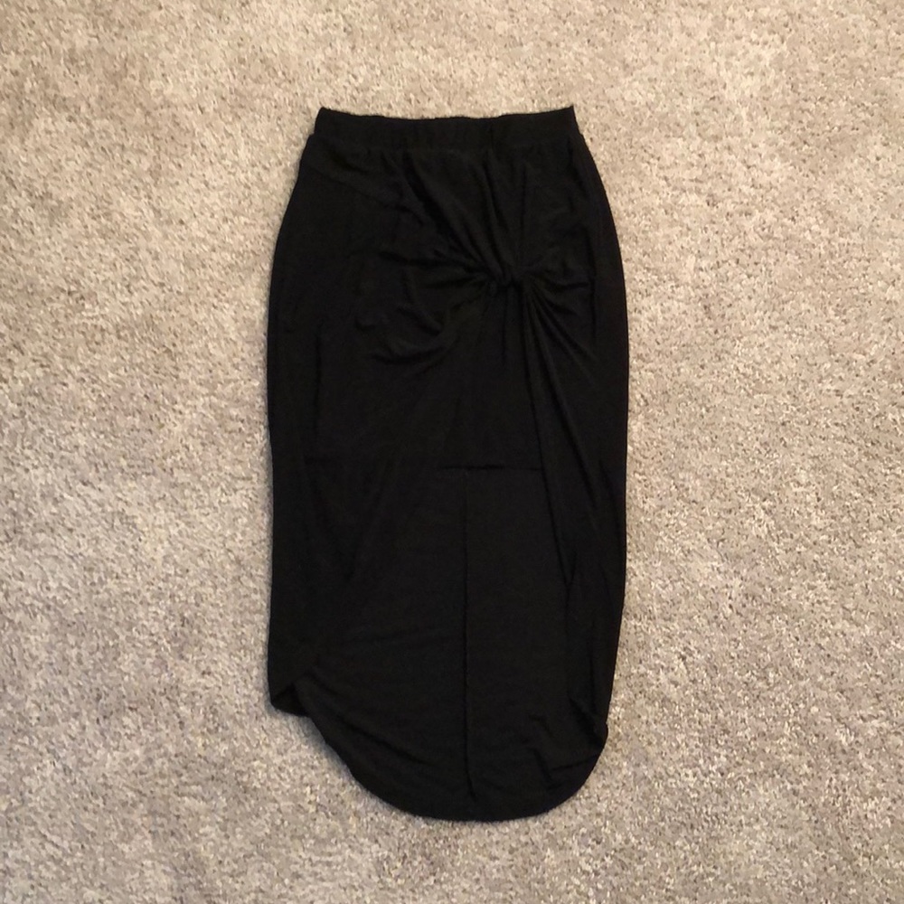 Black cinched skirt.